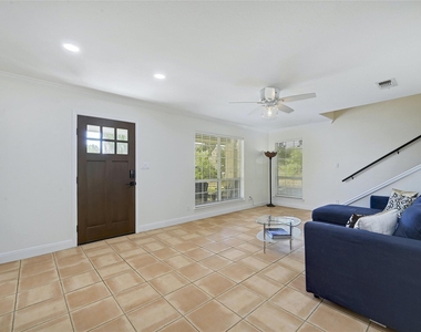 410 Hi Circle West - Photo Thumbnail 3