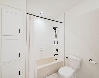 410 Hi Circle West - Photo Thumbnail 13