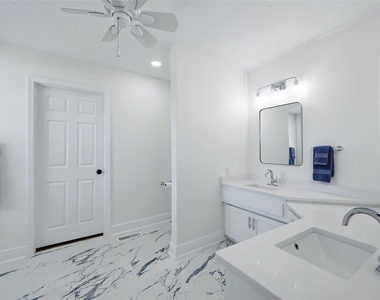 410 Hi Circle West - Photo Thumbnail 16