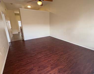 2801 Rio Grande St - Photo Thumbnail 4