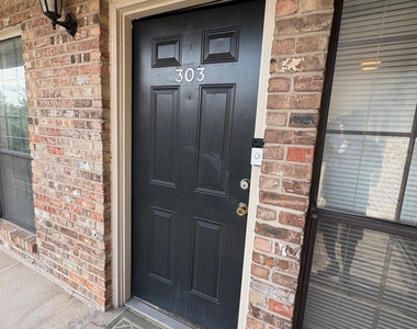 2801 Rio Grande St - Photo Thumbnail 3