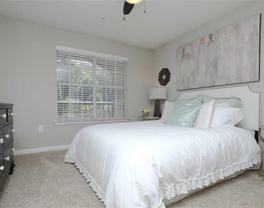 9200 Roberts Drive - Photo Thumbnail 8