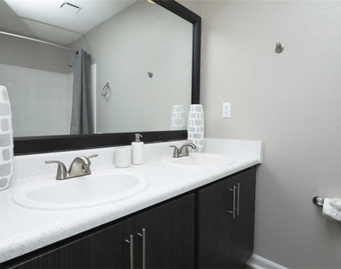 9200 Roberts Drive - Photo Thumbnail 14