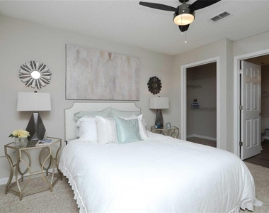 9200 Roberts Drive - Photo Thumbnail 10