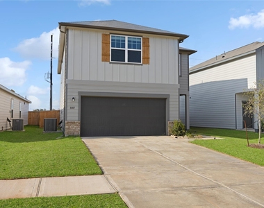 8807 Vacek Crossing Way - Photo Thumbnail 2