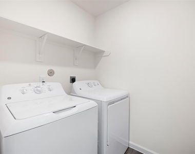 8807 Vacek Crossing Way - Photo Thumbnail 19