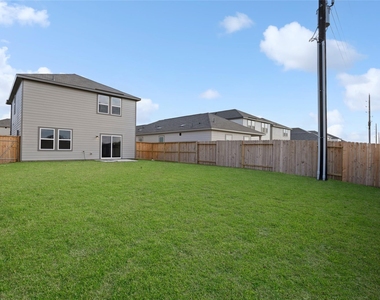 8807 Vacek Crossing Way - Photo Thumbnail 32