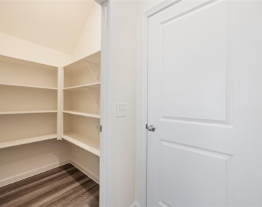 8807 Vacek Crossing Way - Photo Thumbnail 23