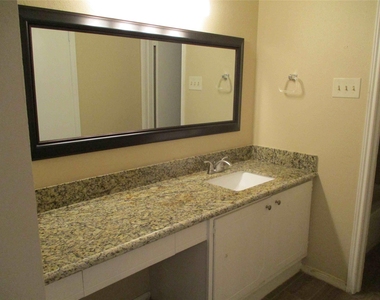 5506 Deep Forest Drive - Photo Thumbnail 11