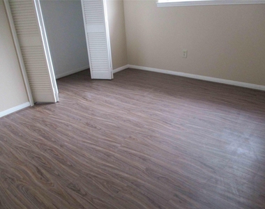 5506 Deep Forest Drive - Photo Thumbnail 14