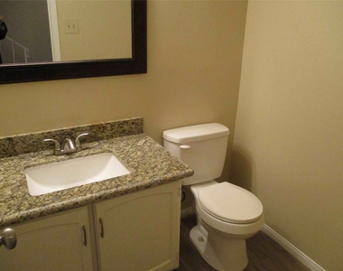 5506 Deep Forest Drive - Photo Thumbnail 4