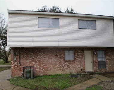5506 Deep Forest Drive - Photo Thumbnail 15