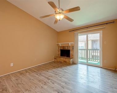 10555 Turtlewood Court - Photo Thumbnail 6
