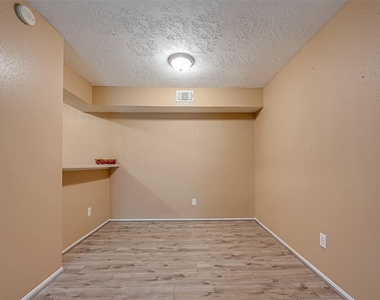 10555 Turtlewood Court - Photo Thumbnail 10