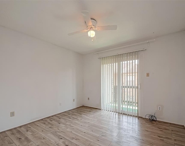 10555 Turtlewood Court - Photo Thumbnail 35