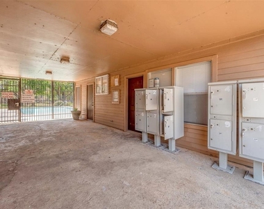 10555 Turtlewood Court - Photo Thumbnail 42