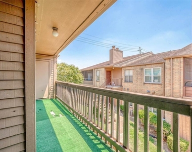 10555 Turtlewood Court - Photo Thumbnail 40