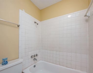 10555 Turtlewood Court - Photo Thumbnail 34