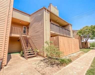 10555 Turtlewood Court - Photo Thumbnail 1