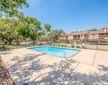 10555 Turtlewood Court - Photo Thumbnail 46
