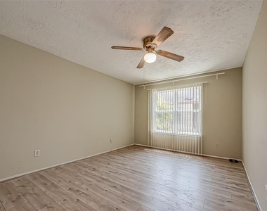 10555 Turtlewood Court - Photo Thumbnail 25