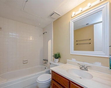 10555 Turtlewood Court - Photo Thumbnail 23