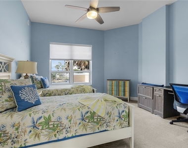 4182 Bay Beach Lane - Photo Thumbnail 12