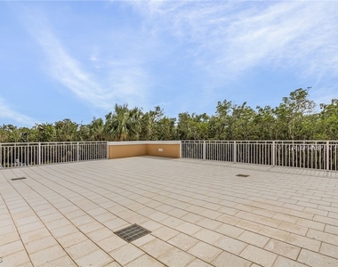 4182 Bay Beach Lane - Photo Thumbnail 23