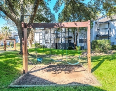 874 Yorkchester Dr - Photo Thumbnail 22