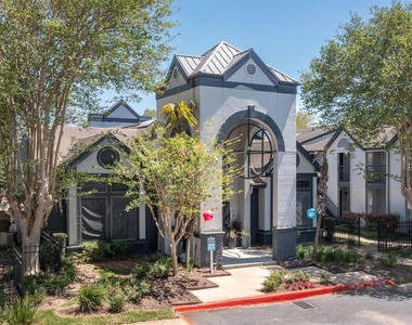 874 Yorkchester Dr - Photo Thumbnail 18