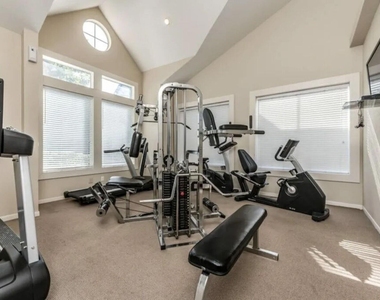 874 Yorkchester Dr - Photo Thumbnail 24