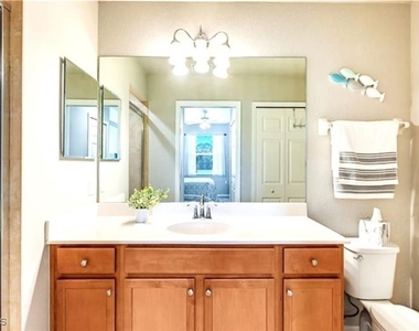 10337 Heritage Bay Boulevard - Photo Thumbnail 15