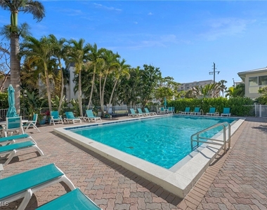 1950 Gulf Shore Boulevard N - Photo Thumbnail 14