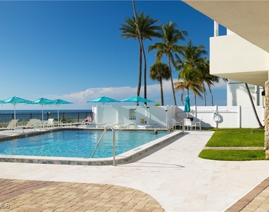 1977 Gulf Shore Boulevard N - Photo Thumbnail 4