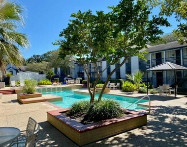 874 Yorkchester Dr - Photo Thumbnail 25