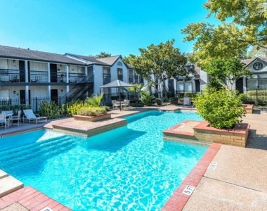 874 Yorkchester Dr - Photo Thumbnail 26