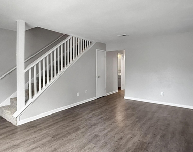 874 Yorkchester Dr - Photo Thumbnail 9