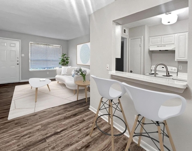 874 Yorkchester Dr - Photo Thumbnail 6