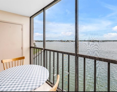 7700 Sun Island Drive S - Photo Thumbnail 10