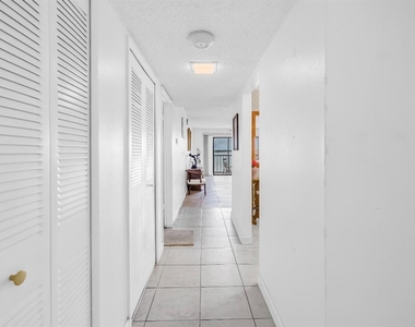 7700 Sun Island Drive S - Photo Thumbnail 2
