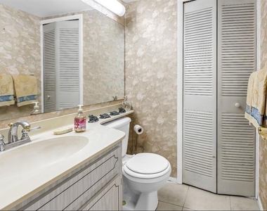 7700 Sun Island Drive S - Photo Thumbnail 3