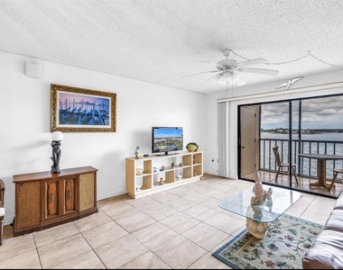 7700 Sun Island Drive S - Photo Thumbnail 7