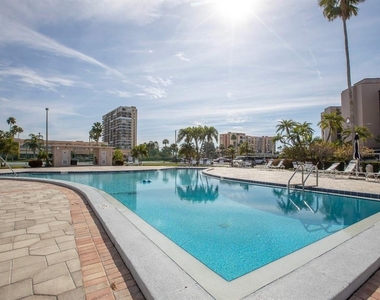 7700 Sun Island Drive S - Photo Thumbnail 25