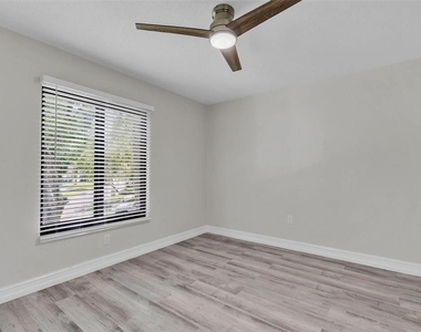 4520 Pine Hollow Drive - Photo Thumbnail 28