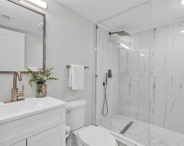 4520 Pine Hollow Drive - Photo Thumbnail 21