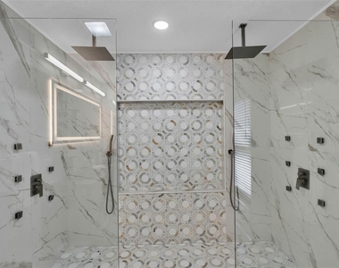 4520 Pine Hollow Drive - Photo Thumbnail 13