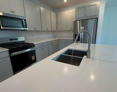 2468 Celebration Boulevard - Photo Thumbnail 10