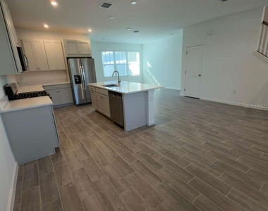 2468 Celebration Boulevard - Photo Thumbnail 5