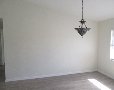 27289 Porto Nacional Drive - Photo Thumbnail 5