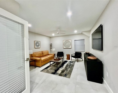 3280 Southshore Drive - Photo Thumbnail 4